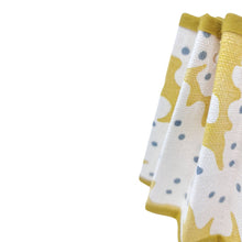 Load image into Gallery viewer, LINEN - PLEATED LAMPSHADE