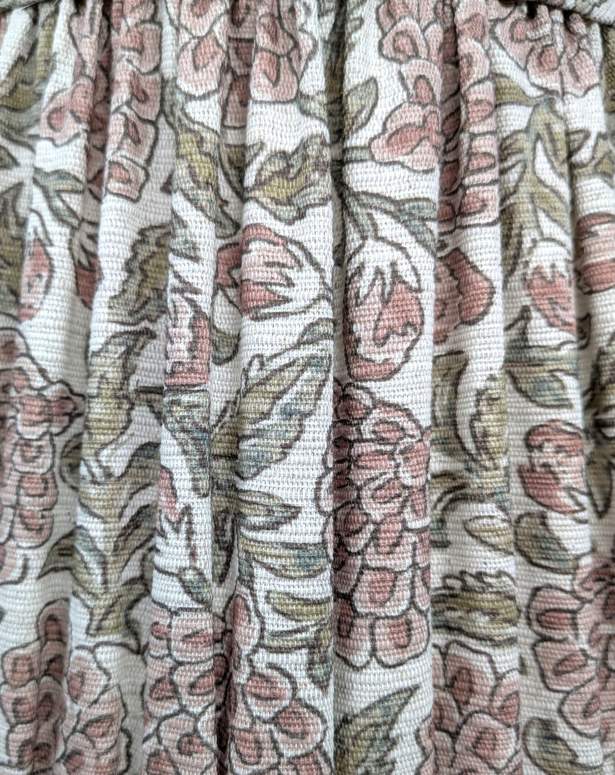 Gathered scalloped lampshade in The Pure Edit Erisha fabric - Light Stylist