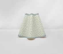 Load image into Gallery viewer, PINTO - WAVY LAMPSHADE - FLAT EDGED
